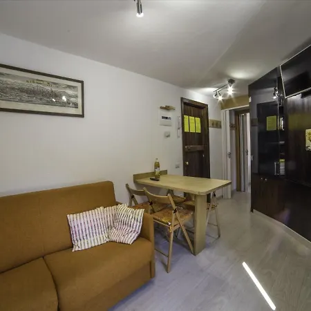 Belvilla By Oyo Just 30m From The Lifts Apartment *