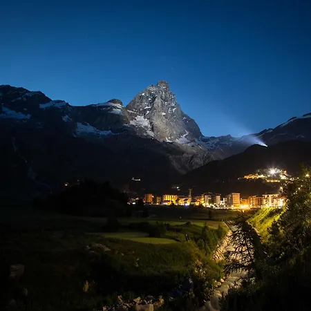 Near Lift * Breuil-Cervinia